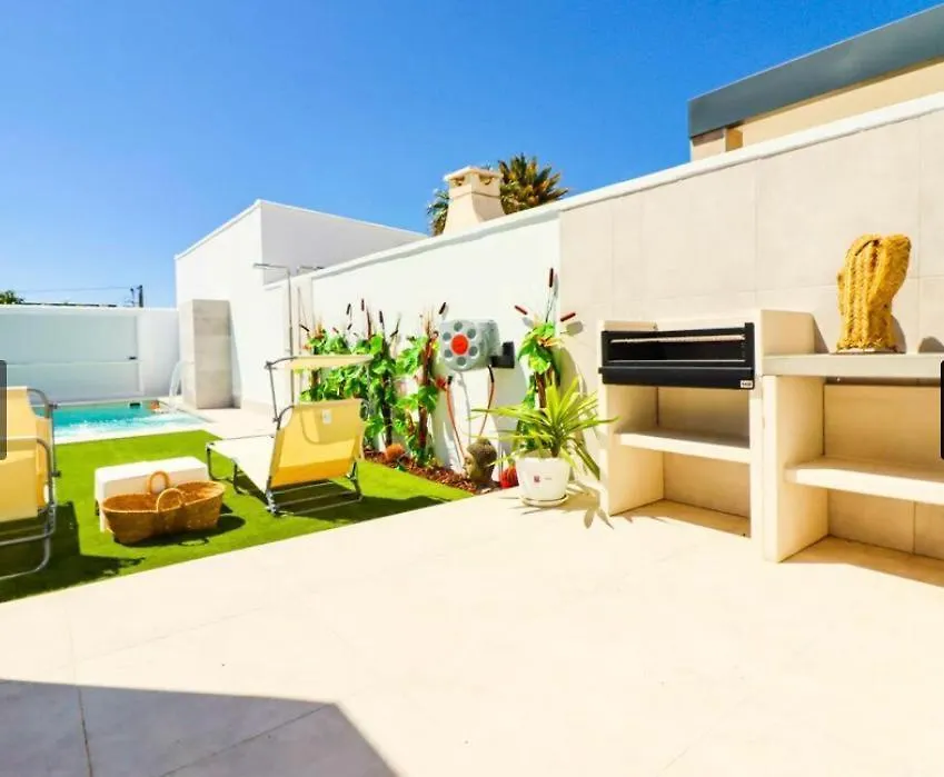 Trix - I Villa Novo Sancti Petri Spain
